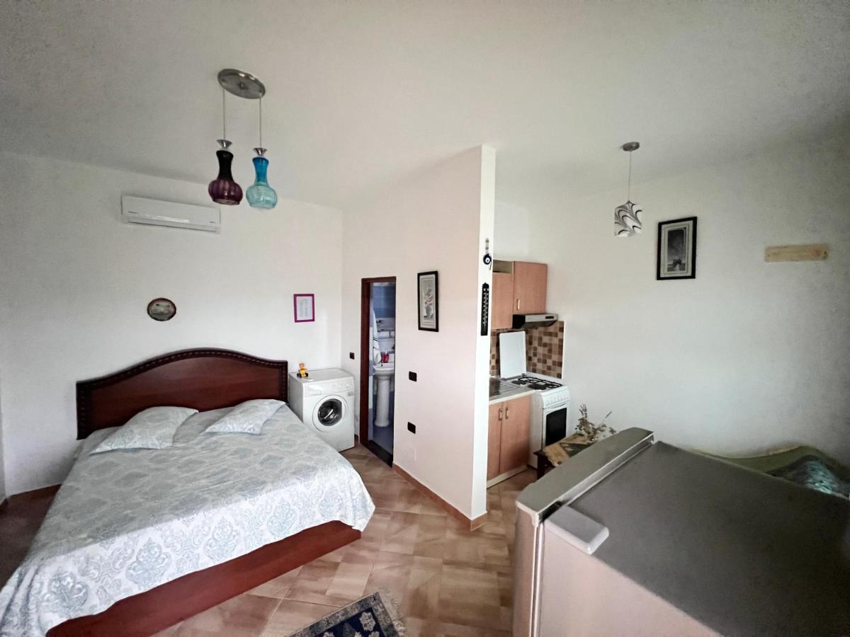 Ponari Apartments Rrotull Extérieur photo
